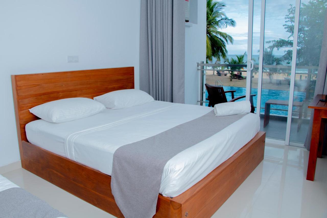Marakolliya Beach Resort Tangalle Exterior foto